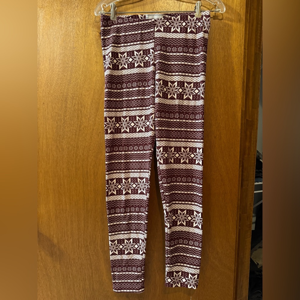 Women’s Maroon and White Snowflake Patterned Leggings